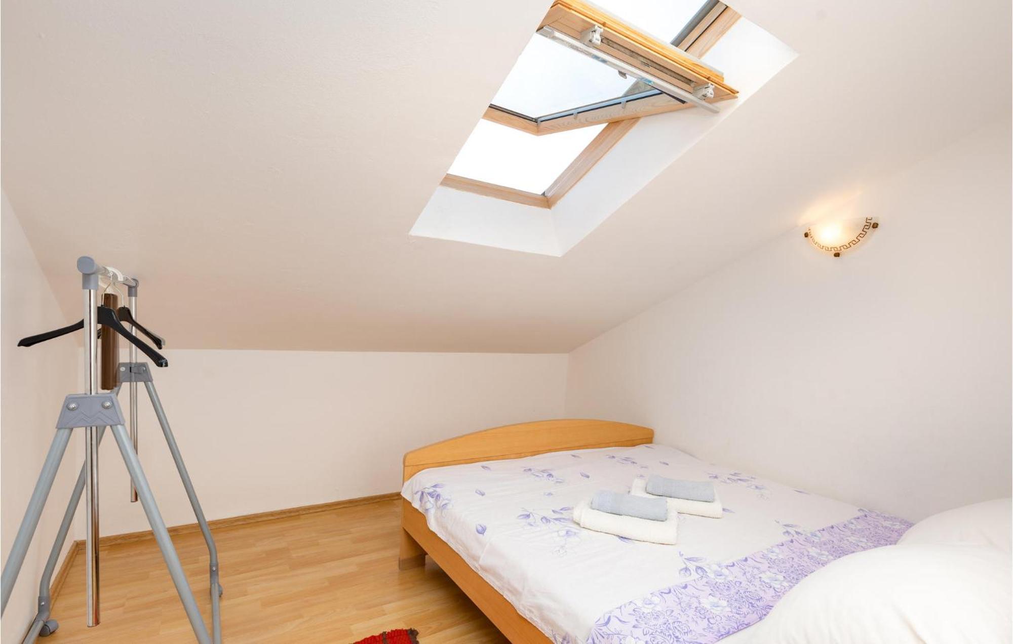 2 Bedroom Beautiful Apartment In Rasopasno Exterior foto