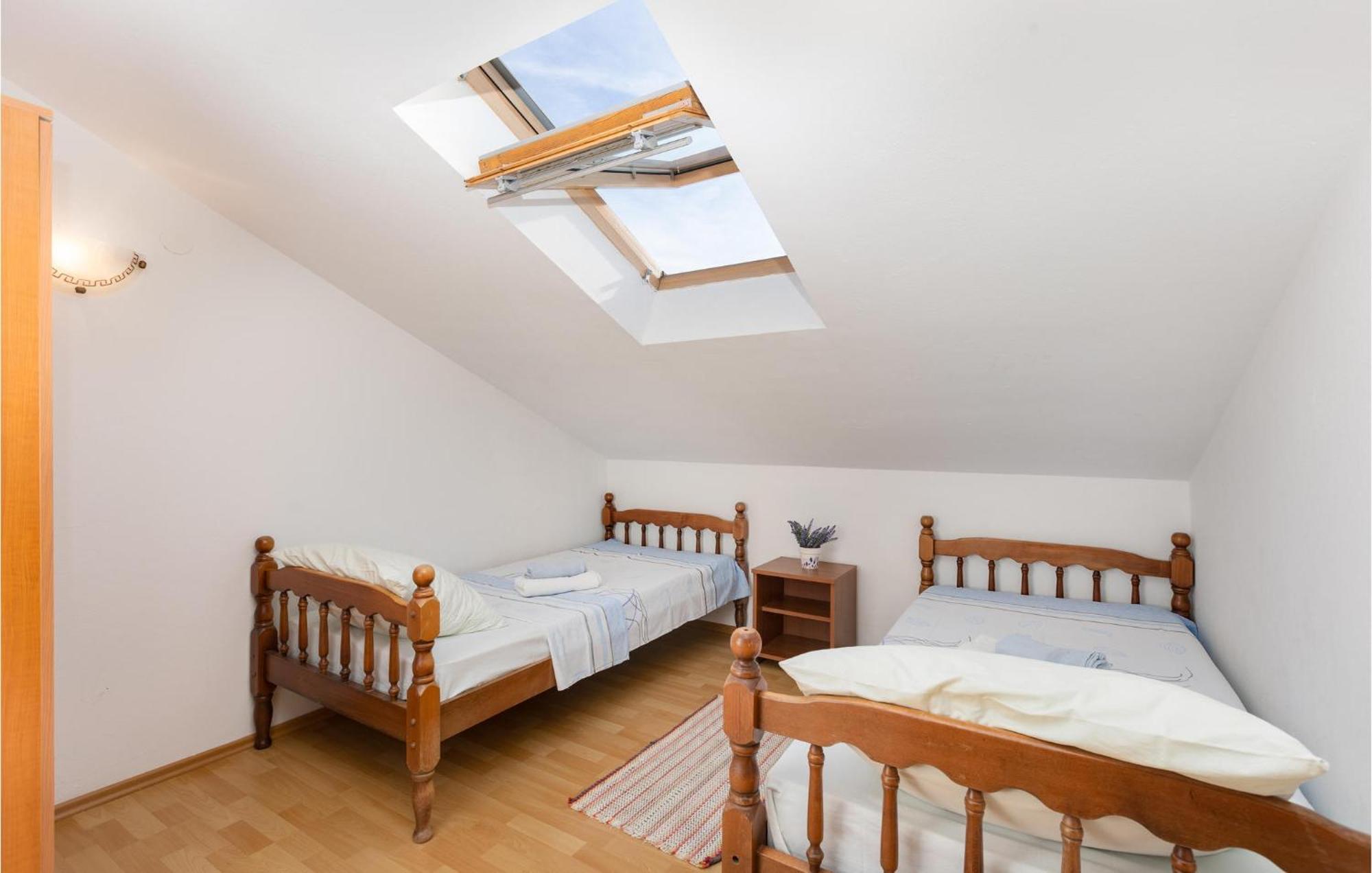2 Bedroom Beautiful Apartment In Rasopasno Exterior foto
