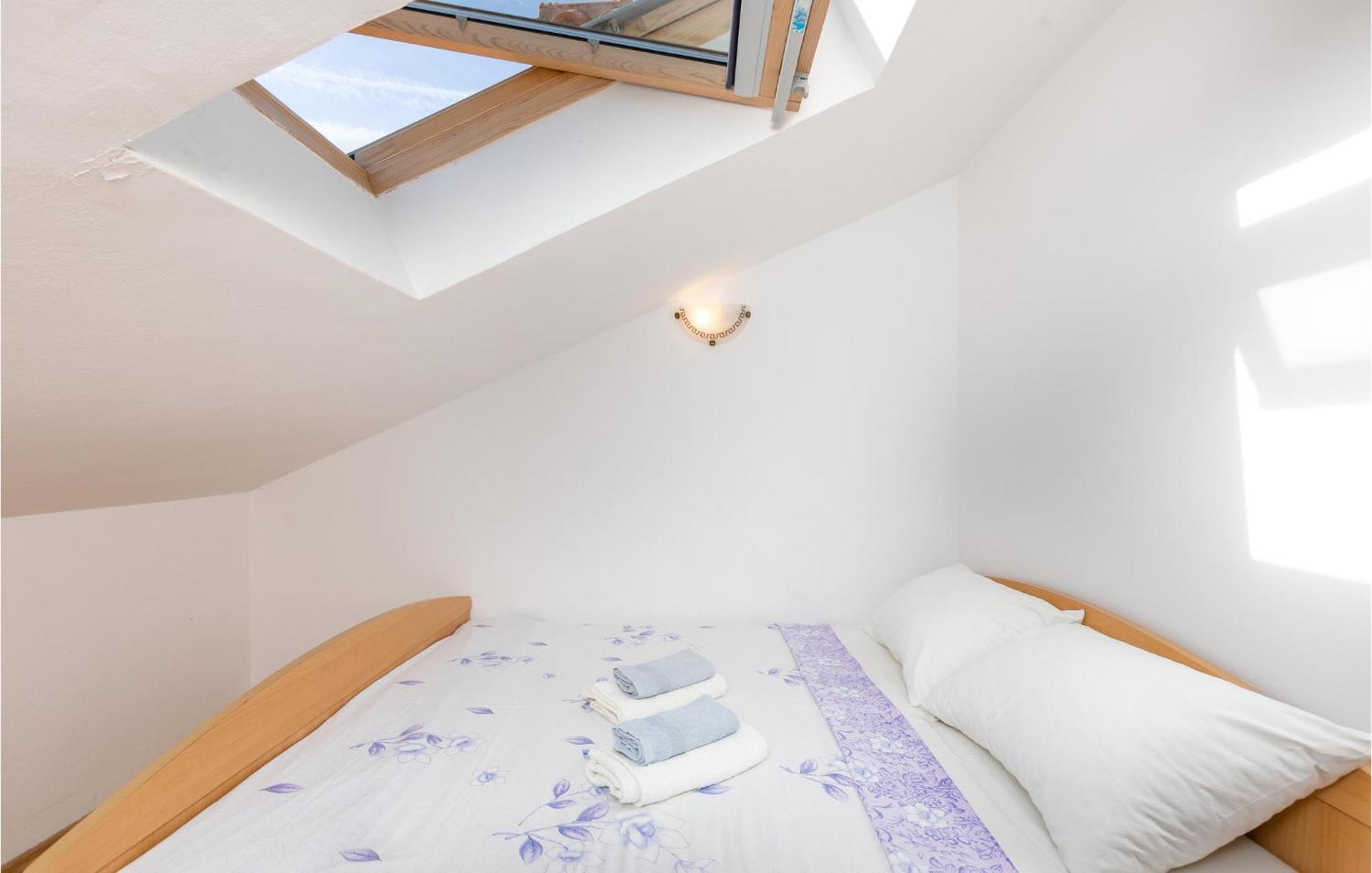 2 Bedroom Beautiful Apartment In Rasopasno Exterior foto