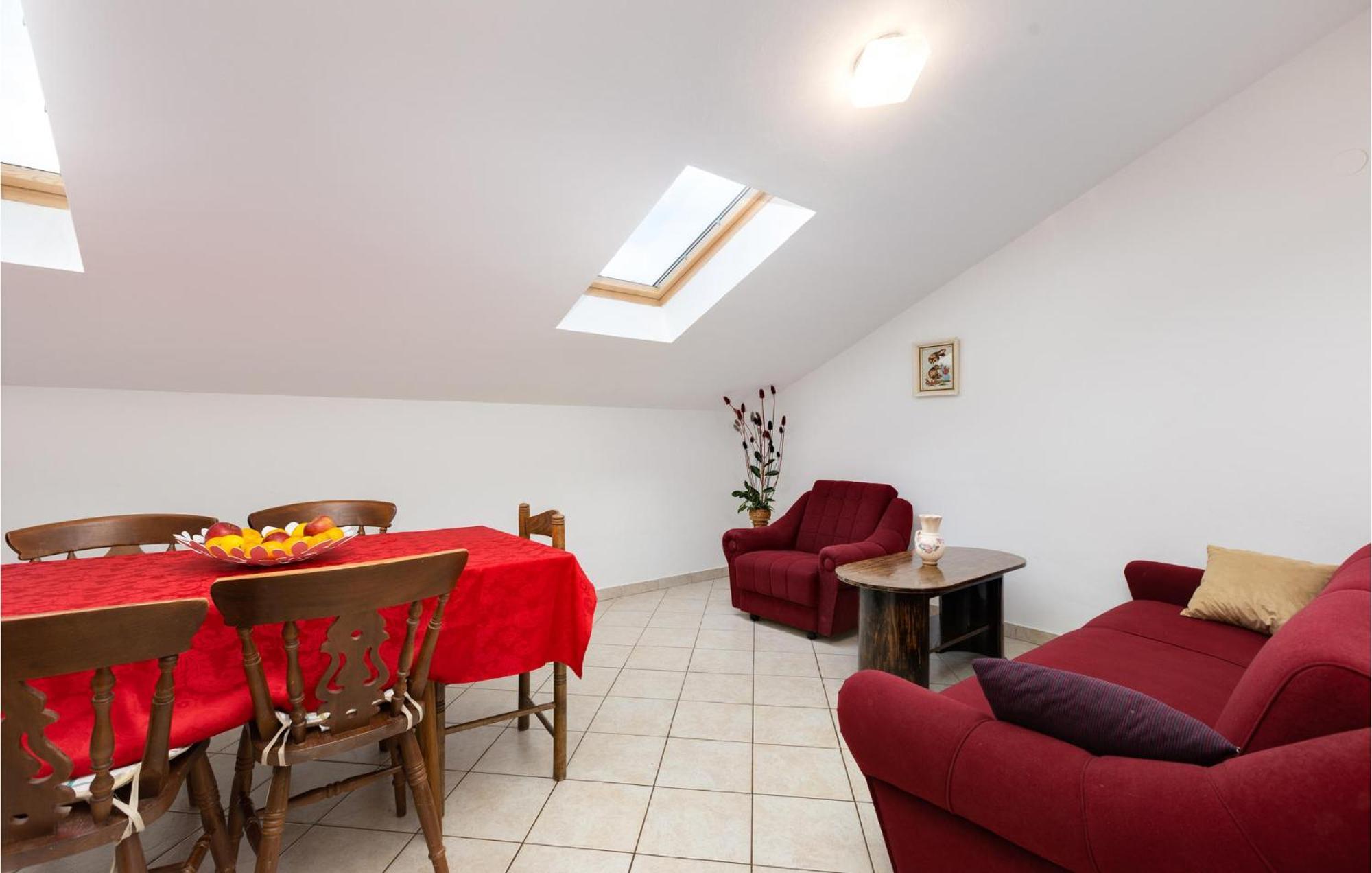 2 Bedroom Beautiful Apartment In Rasopasno Exterior foto